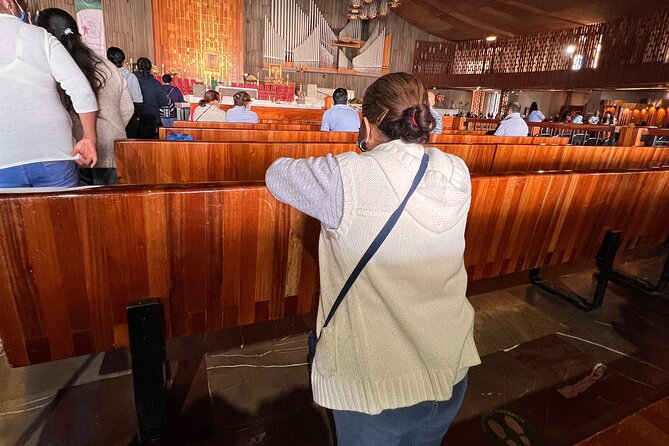 100% private tour in Guadalupe's Basilica with transport - The Offering and Holy Water Chapel