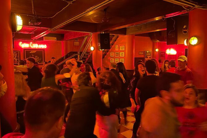 2 Hours and 30 Minutes Salsa Night in México City - What the 8:30 pm Salsa Night is really like
