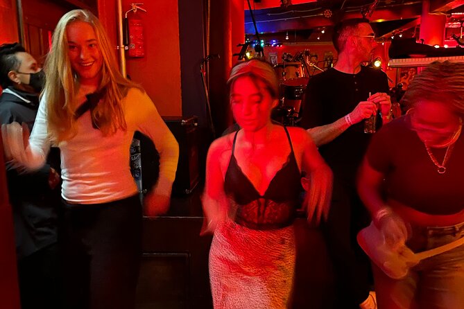 2 Hours and 30 Minutes Salsa Night in México City - From instruction to live music