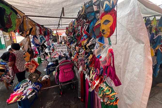 2 hours Lucha Libre Show (mexican wrestling) with transport - The guides are the real added service