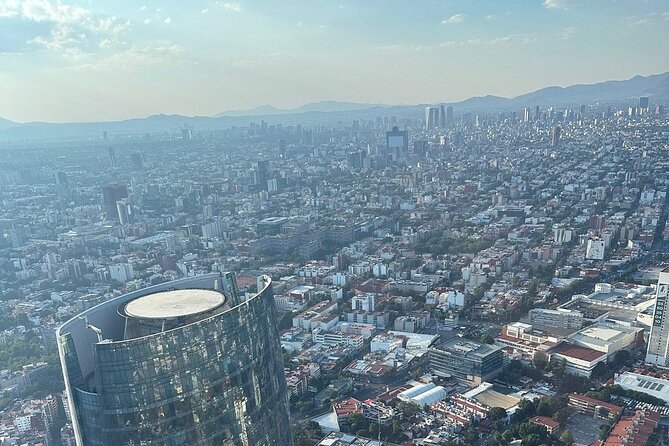 30' Mexico City Helicopter Tour - Landing at Ritz Carlton Reforma - Coyoacan from above