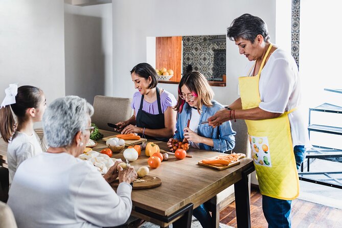 3h Cooking Class in Mexico City: 8 Recipes & Bottomless Drinks - Tostadas, tinga, and handmade quesadillas