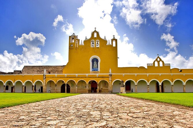 8-Day Best of Mexico Tour: Mexico City to Cancun - Izamal and Chichen Itza on the busiest sightseeing day