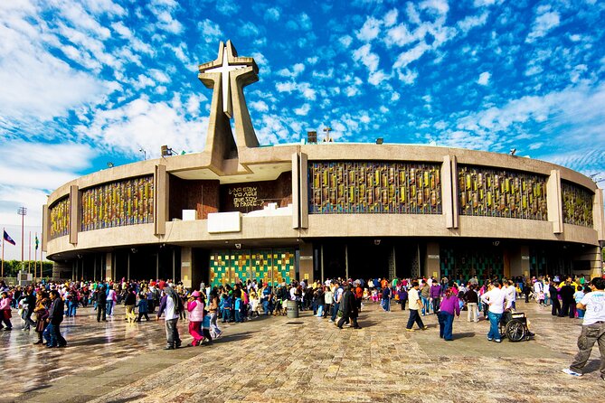 8-Day Best of Mexico Tour: Mexico City to Cancun - The flight to Villahermosa and the jungle ruins of Palenque