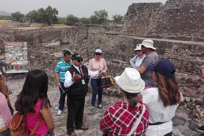 Acolman-Teotihuacán-Plaza of the Three Cultures- Craft Workshop - What the guide and group format mean