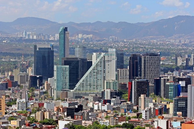 Airport Transfer: Mexico Airport MEX to Mexico by Luxury SUV - Cleanliness and the back-seat safety rule