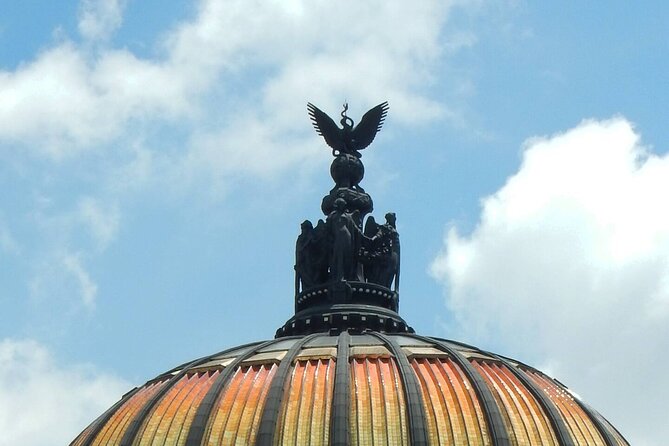 Architecture and History of Mexico City - Small Groups - Start at Torre Latinoamericana, where Mexico City comes into focus
