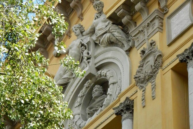 Architecture and History of Mexico City - Small Groups - Finish in the Zócalo with room for questions