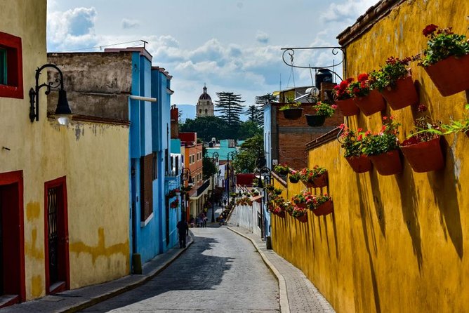 Atlixco de Las Flores and Val’Quirico: Private & Small groups - Atlixco’s flowers, streets, and central square