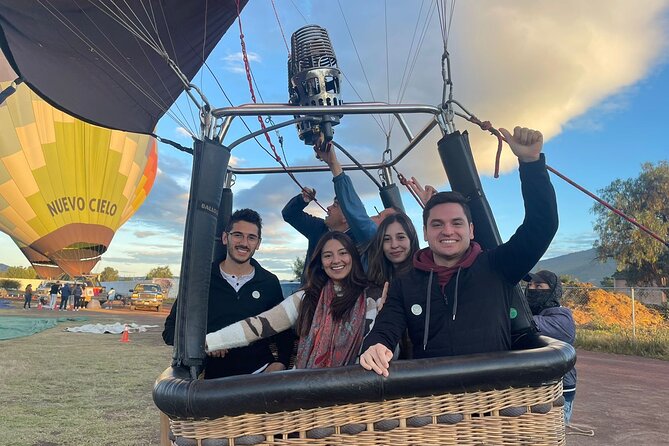 Balloon Flight at Sunrise over Teotihuacan - Meeting at the Ángel de la Independencia