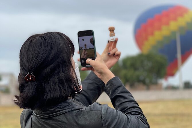 Balloon Flight at Sunrise over Teotihuacan - Communication and timing matter