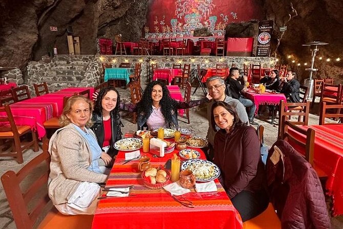 Balloon flight + Breakfast in cave + Pyramids + Pick up CDMX. - Why the balloon flight is the main event