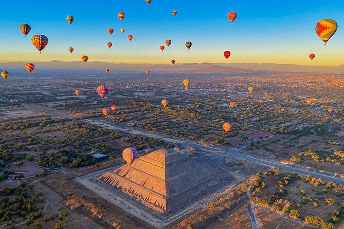 Balloon flight + Breakfast in cave + Pyramids + Pick up CDMX. - The 4:30 a.m. pickup from Mexico City
