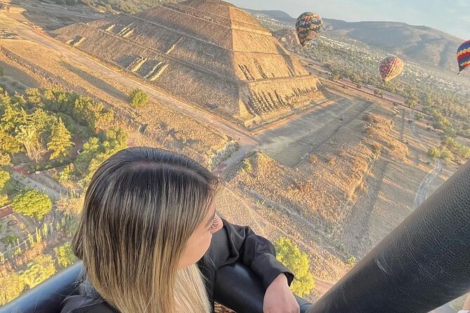 Balloon flight + CDMX pickup + Buffet Breakfast - Teotihuacan after the flight