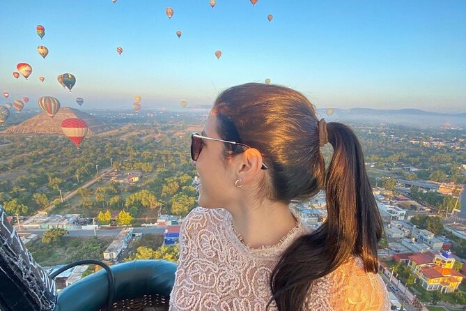 Balloon flight + pick up in CDMX + Breakfast in Cave + Pyramids - One short visit to the Teotihuacan pyramids