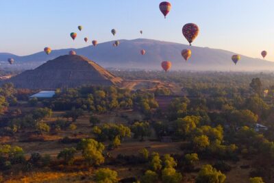 Balloon flight + pick up in CDMX + Breakfast in Cave + Teotihuacan - The balloon flight and the limits of wind