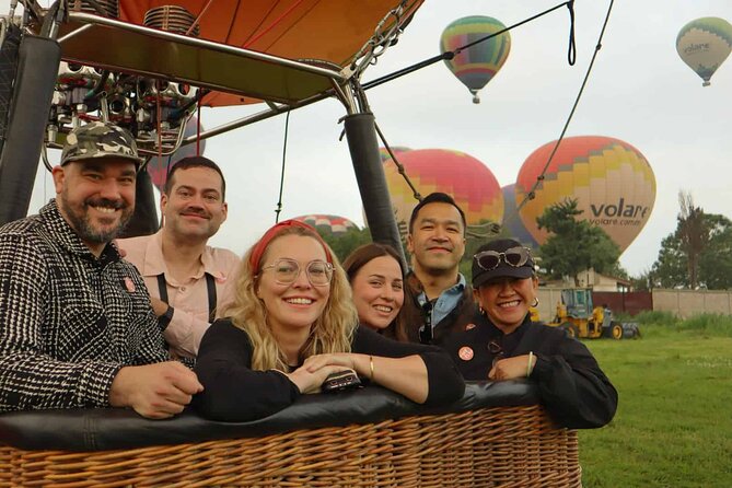 Balloon flight Teotihuacan, Breakfast in a cave Pick up in CDMX - A sunrise flight over the Teotihuacan Valley