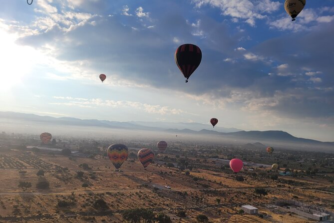 Balloon flight + Transportation + Breakfast in Cave or buffet + Pyramids - What the $227.02 price really covers