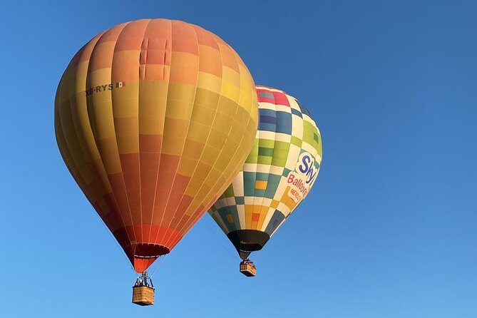 Balloon flight + Transportation + Breakfast in Cave or buffet + Pyramids - Who will enjoy this experience most