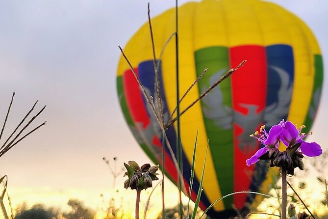 Balloon Flight with Breakfast and Transportation in Teotihuacan - Leaving Mexico City before sunrise