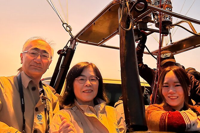 Balloon Flight with Breakfast and Transportation Option from CDMX - Choosing the pyramid visit