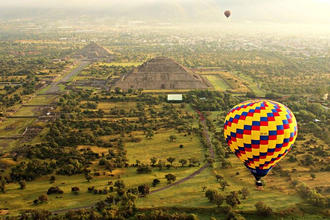 Balloon Flight with Breakfast in a Natural Cave and Transportation from CDMX - The Teotihuacan ruins: up to two hours, sometimes one