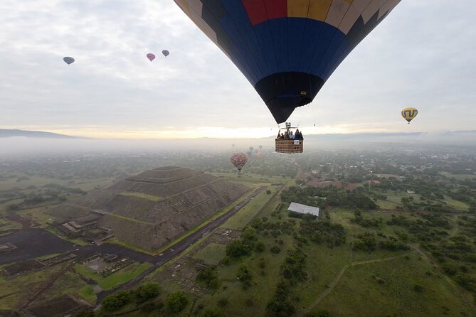 Balloon flight with breakfast in Cave and Pyramids tour from CDMX - What $148.98 gets you