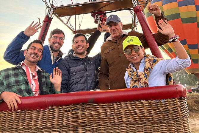 Balloon Flight with Breakfast in Cave and Round Trip CDMX - A short workshop at Coatlan Experiencias