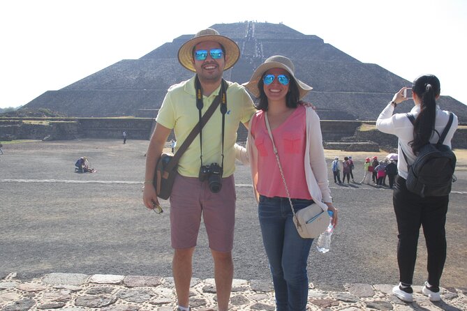 Balloon flight with or without Teotihuacan half day tour - Breakfast after landing