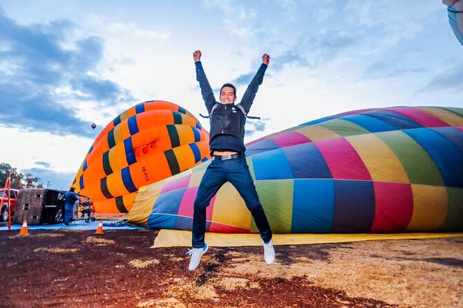 Balloon flight with or without Teotihuacan half day tour - A cold start at Globopuerto