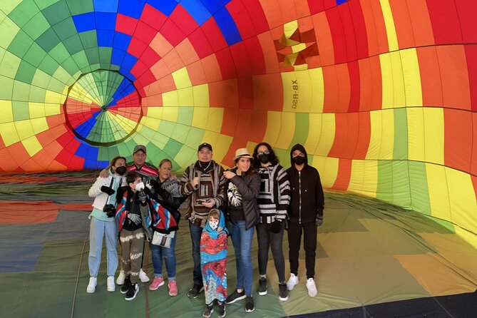 Balloon flight with private transportation and guided tour to Teotihuacán - Breakfast at a local restaurant after the flight