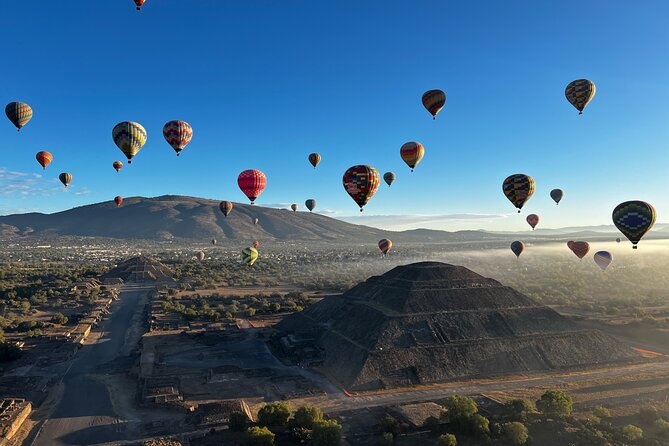 Balloon Flight with Tour of The Grotto and Guided Pyramid Tour - La Gruta, the cave restaurant near the pyramids