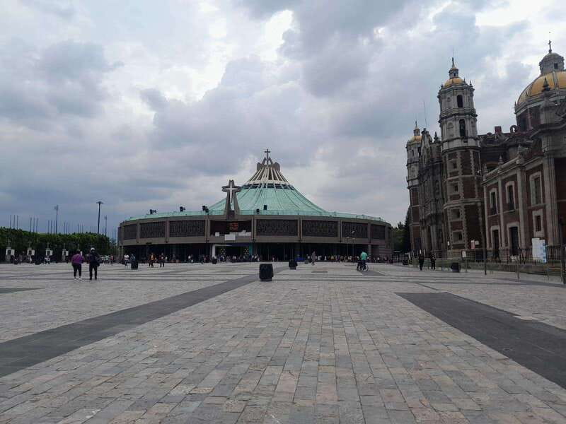 Basilica de Guadalupe: Complete Walking Tour - Plaza de las Americas and Capuchinas