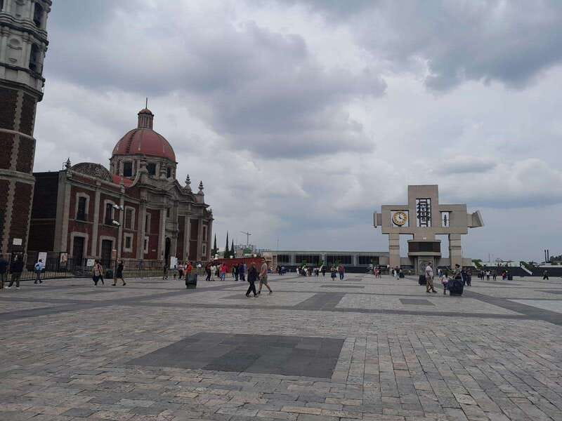 Basilica de Guadalupe: Complete Walking Tour - Walking Up Tepeyac to El Cerrito