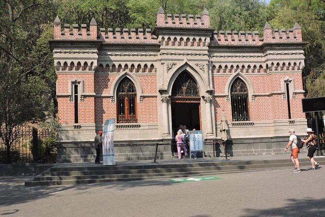 Bike tour in the Chapultepec Forest and Roma Condesa - Starting in Roma Norte at 9:30 a.m.