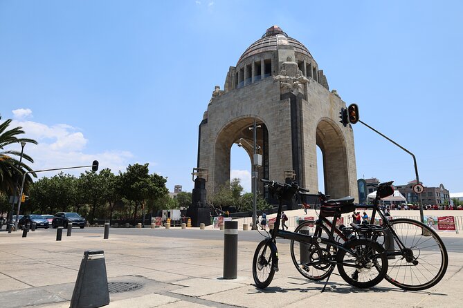 Bike Tour through Chapultepec, Reforma and the Zócalo / Mexico - Reforma and the Angel of Independence