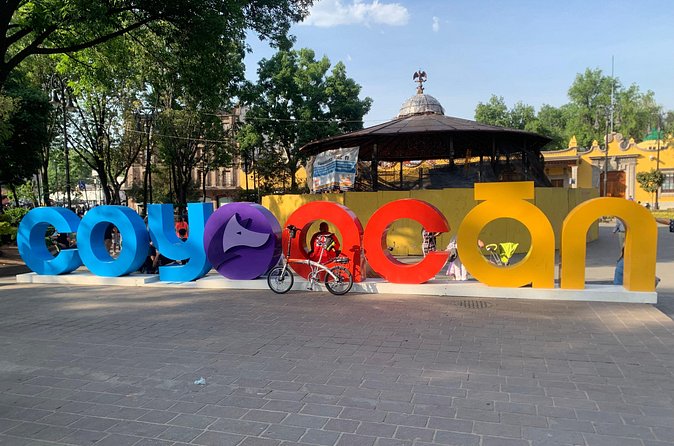 Bike Tour through Colonia Del Valle and Coyoacán / Mexico - Plaza Hidalgo shows Coyoacán at its busiest