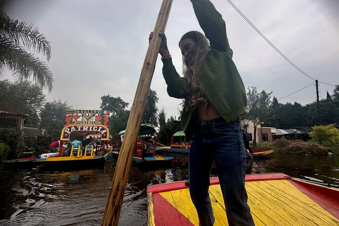 Boat tour in Mexico City with Live Guide with Food and Drinks - Floating gardens, colorful boats, and the Mexican axolotl