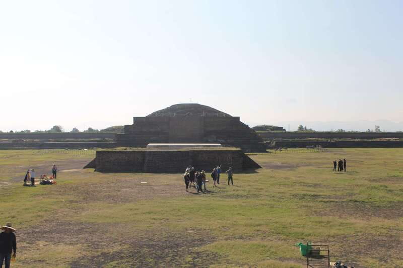CDMX: balloon ride over Teotihuacan with transportation included - Toast, certificate, and the first meal of the day