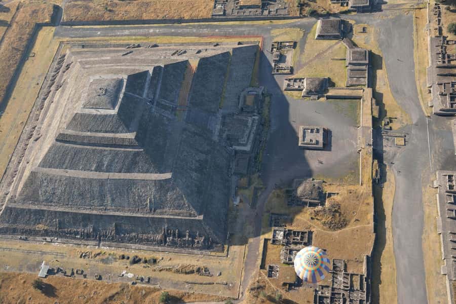 CDMX: Early visit to Teotihuacan - The Pyramids of the Sun and Moon