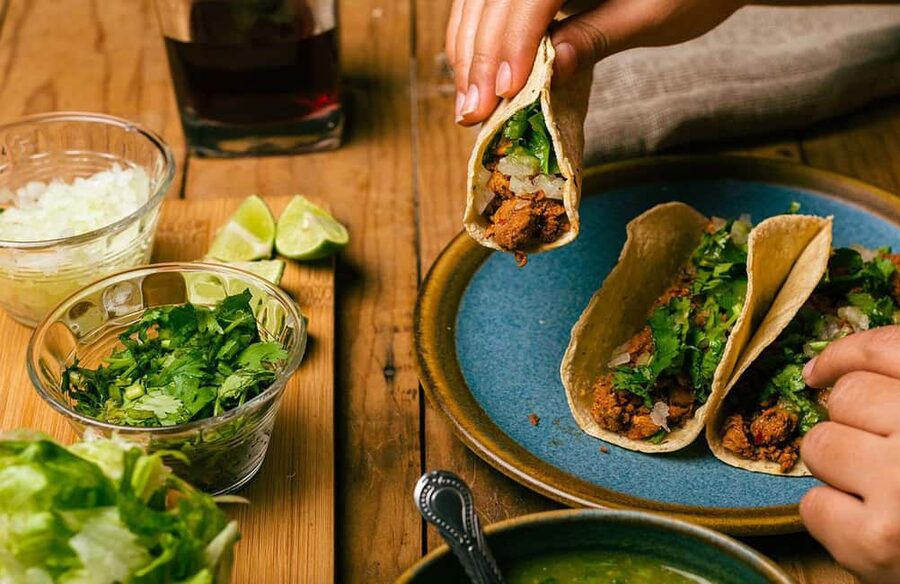 CDMX: Tacos and mezcal night tour - Three Taquerias, One Mezcal Finish