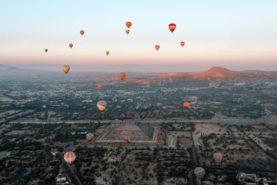 CDMX: Teotihuacan Hot Air Balloon with Breakfast - Breakfast after the landing