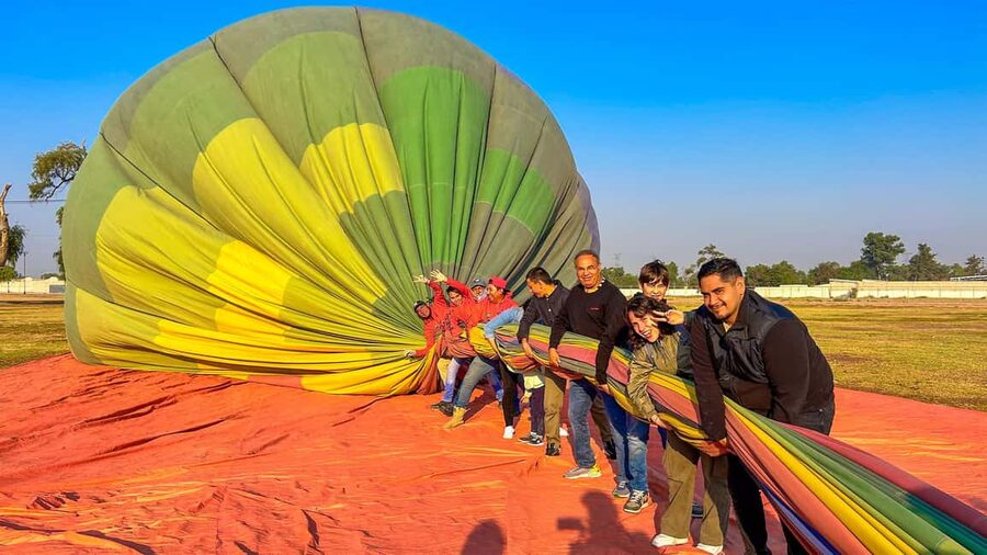 CDMX: Teotihuacan Hot Air Balloon with Breakfast - Transport, timing, and the early meeting point