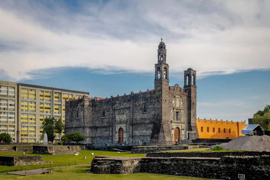 CDMX: Teotihuacan, Tlatelolco and Guadalupe Tour - Three Sides of Mexico in Nine Hours