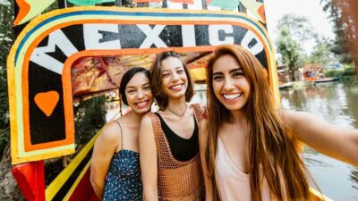 CDMX: Xochimilco Trajinera Party, Drinks, Mariachi & Tacos - Boarding the flower-painted trajinera