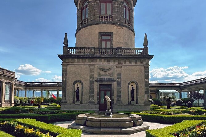 Chapultepec Castle & Anthropology Museum Prívate Tour - Chapultepec Castle and the uphill approach