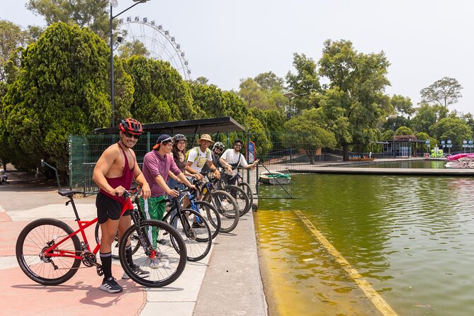 Chapultepec Castle or Anthropology Museum bike tour - A Passmar break with food and coffee