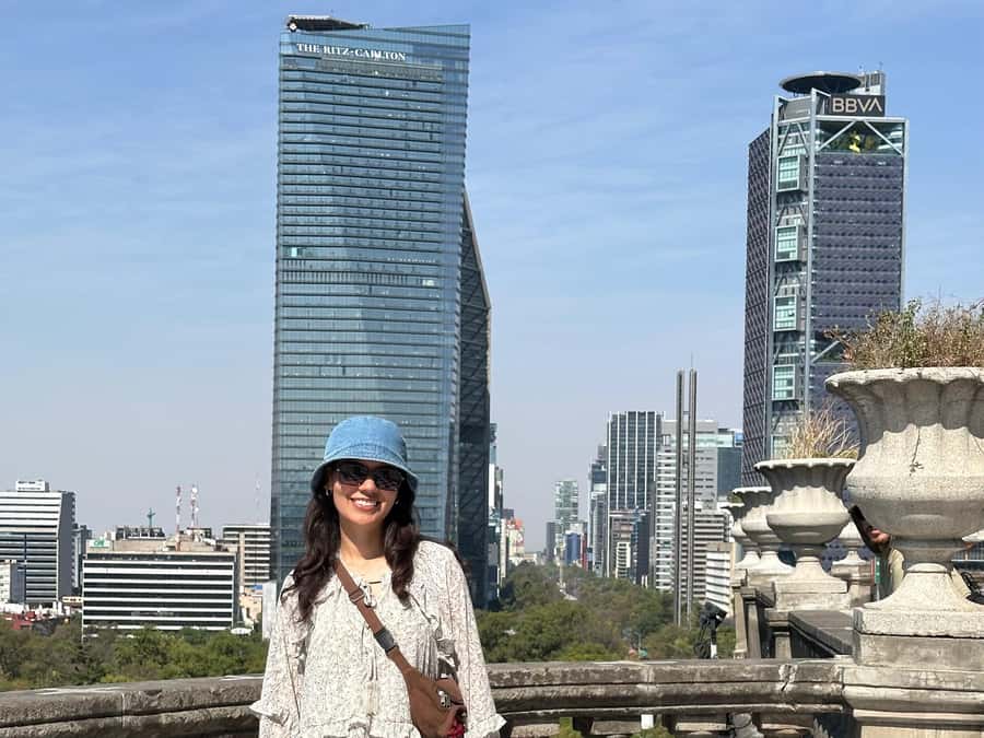 Chapultepec Castle: Private tour with local guide, tickets included - Why Chapultepec Castle is worth four hours