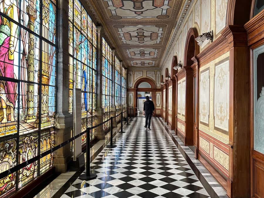 Chapultepec Castle: Private tour with local guide, tickets included - Useful details to keep in mind