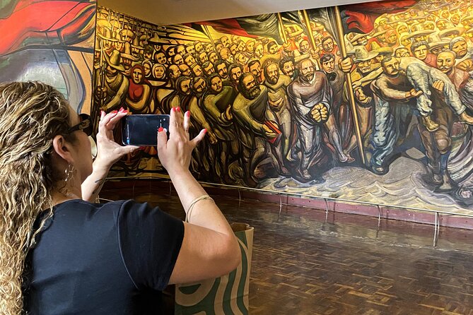 Chapultepec Castle Ticket & Guided History Tour - Inside Chapultepec Castle: rooms, murals, and Mexican history